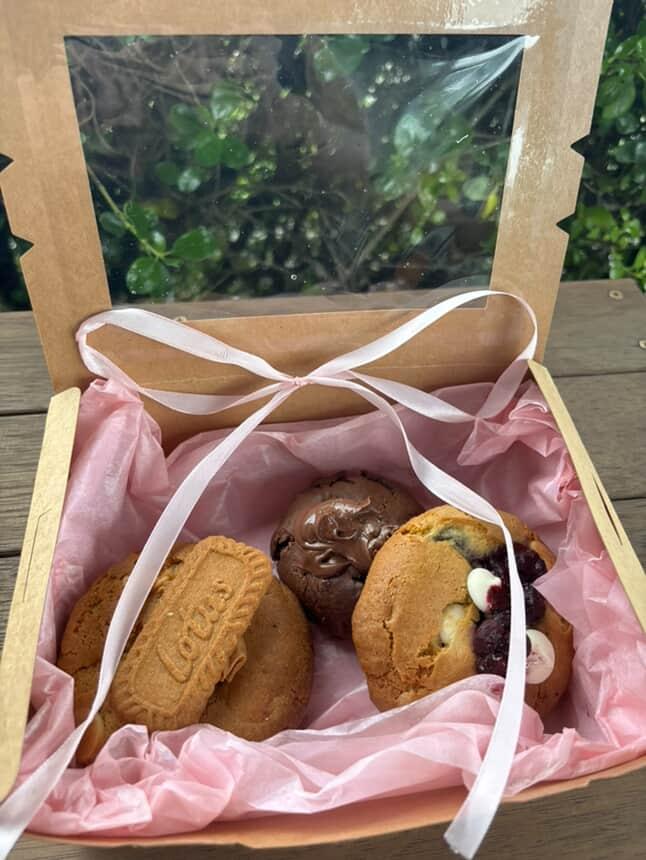 Boujee Biscuit Box & Tulip Bunch